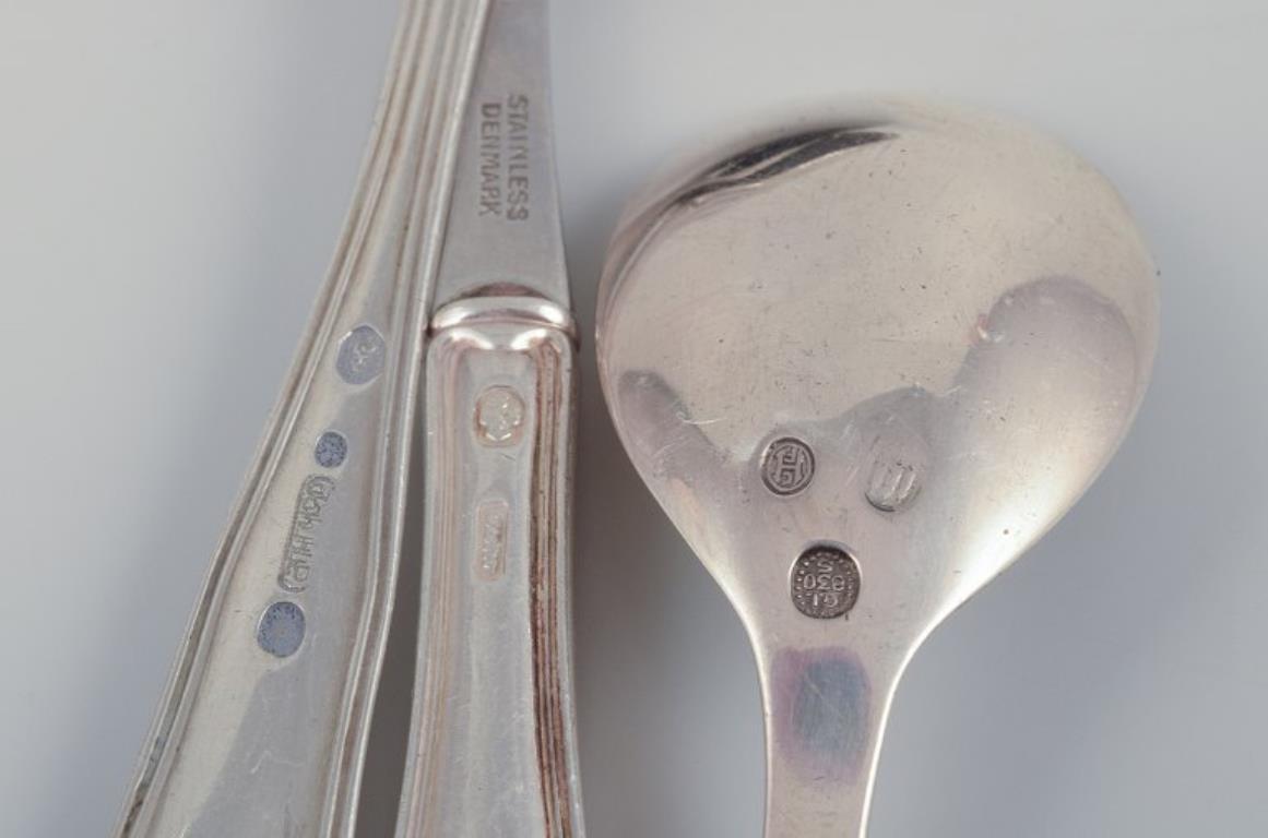 Georg Jensen, Cohr, et autres Cinq cuillères à café et une cuillère à marmalade en vente 2
