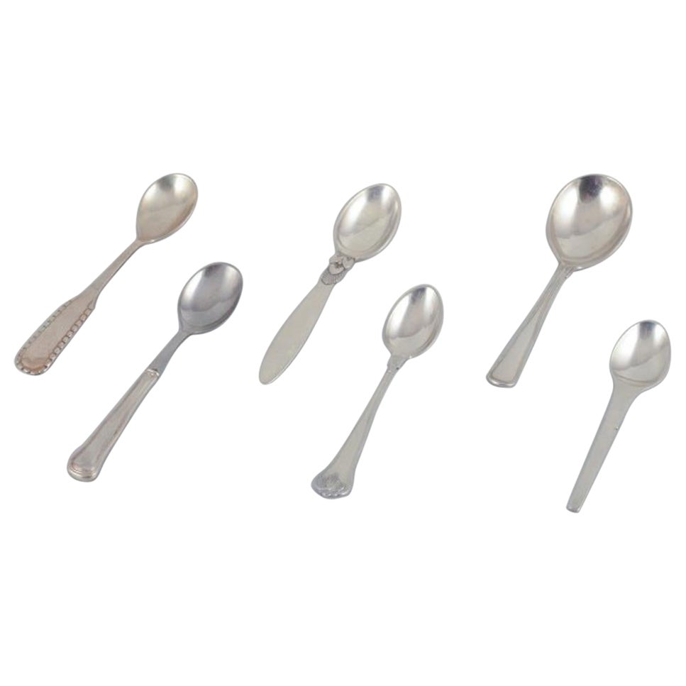 Georg Jensen, Cohr und andere. Fünf Kaffeelöffel und ein Marmalade-Löffel.
