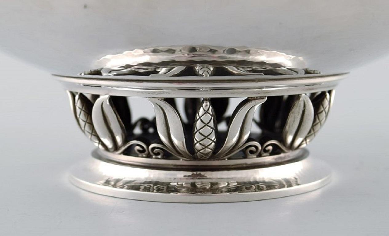 Georg Jensen Compote in Hammered Sterling Silver, Model Number 641B In Excellent Condition For Sale In Copenhagen, DK