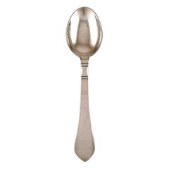 Cucchiaio da pranzo continentale Georg Jensen in argento sterling martellato, otto pezzi
