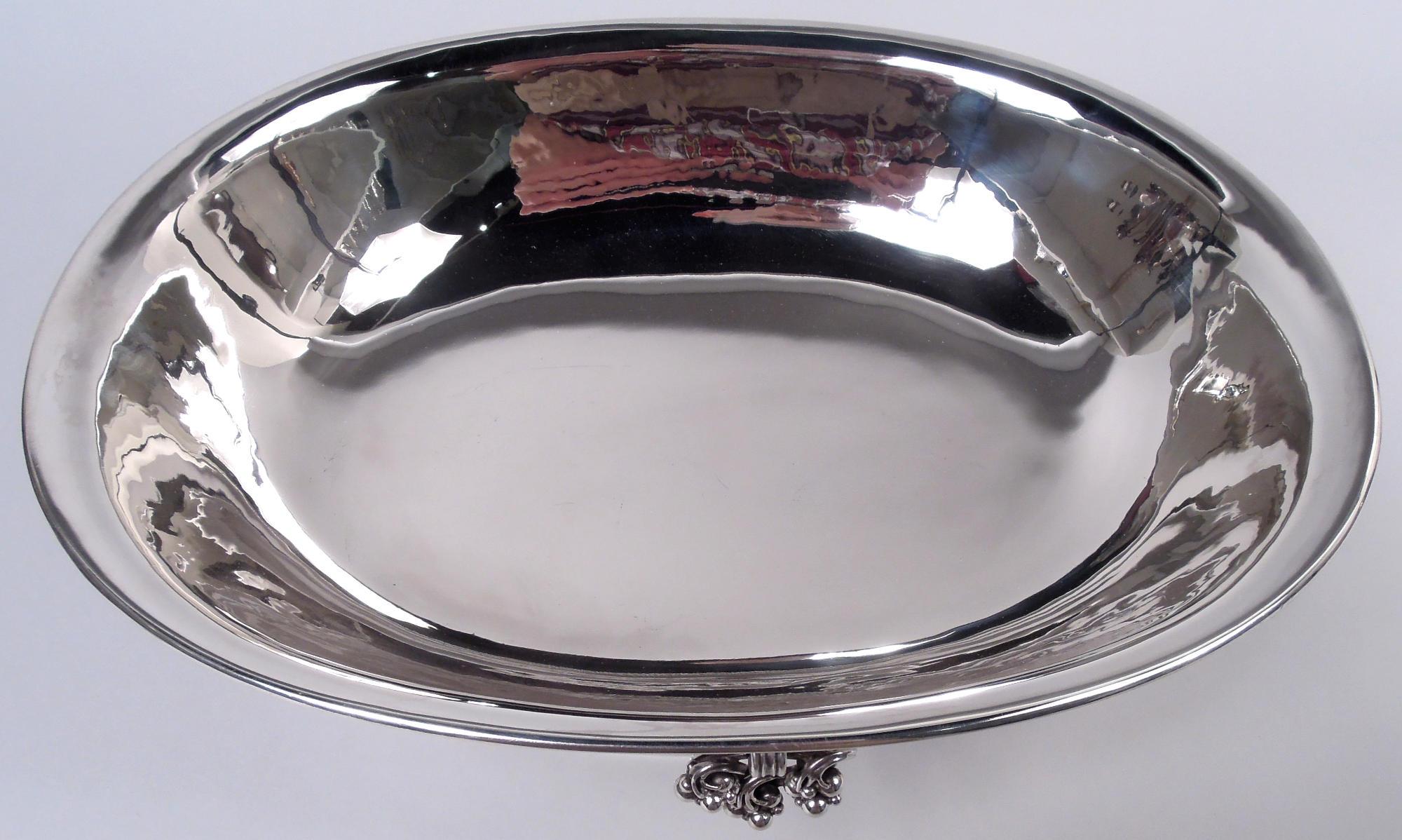 Georg Jensen Dänisch Modern Sterling Silber Weintraube Tafelaufsatz Schale (Gehämmert) im Angebot