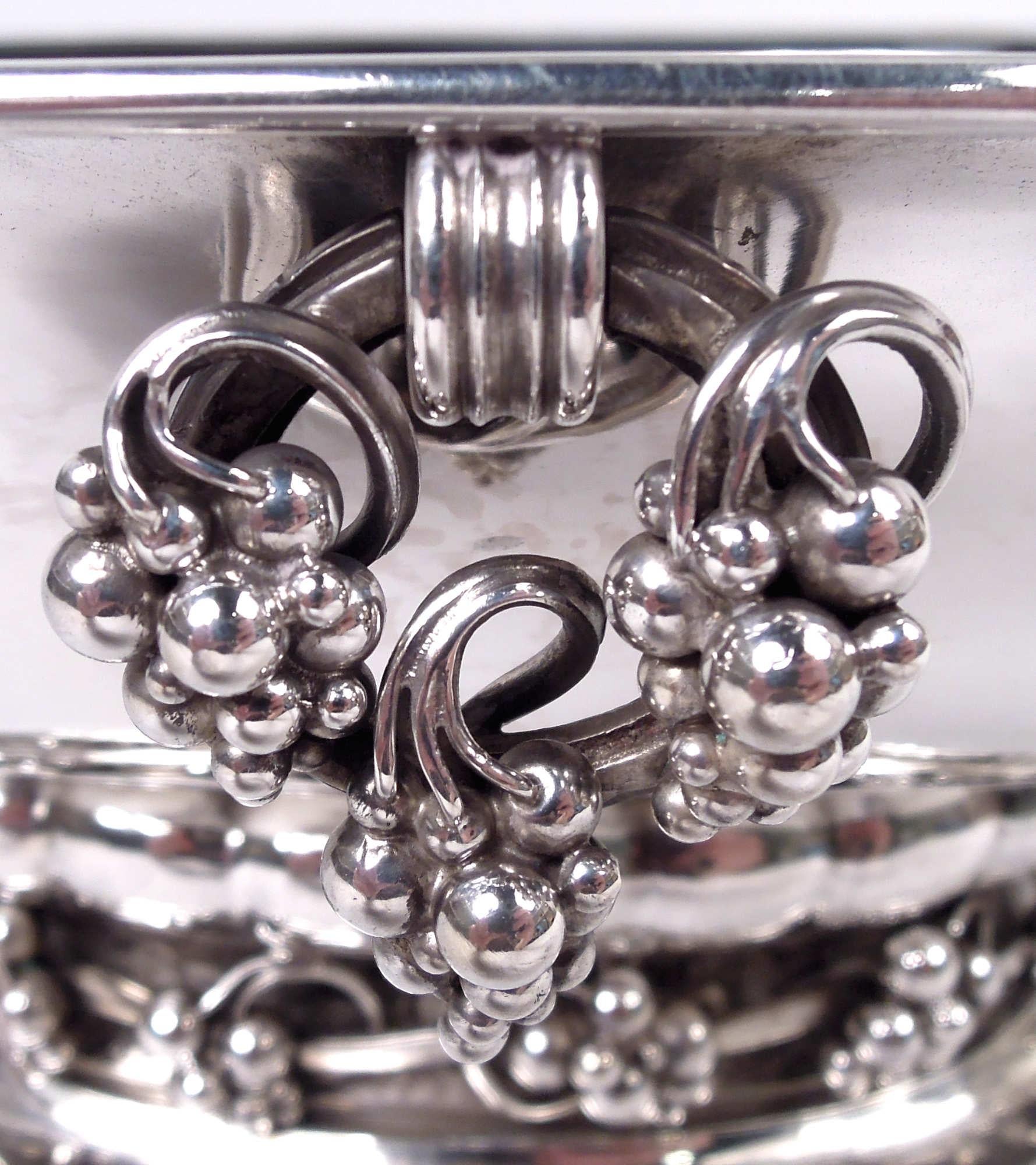 Georg Jensen Dänisch Modern Sterling Silber Weintraube Tafelaufsatz Schale im Zustand „Gut“ im Angebot in New York, NY