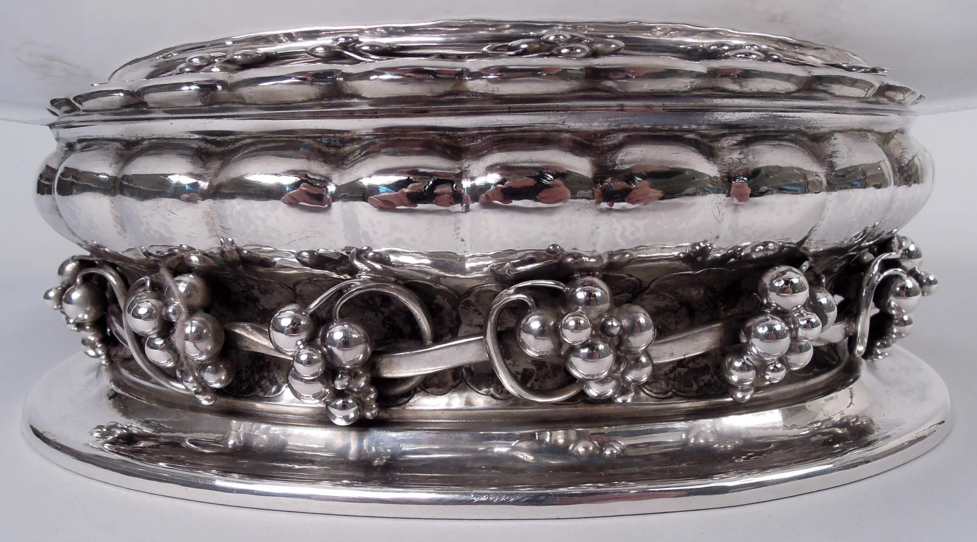 Georg Jensen Dänisch Modern Sterling Silber Weintraube Tafelaufsatz Schale (Sterlingsilber) im Angebot