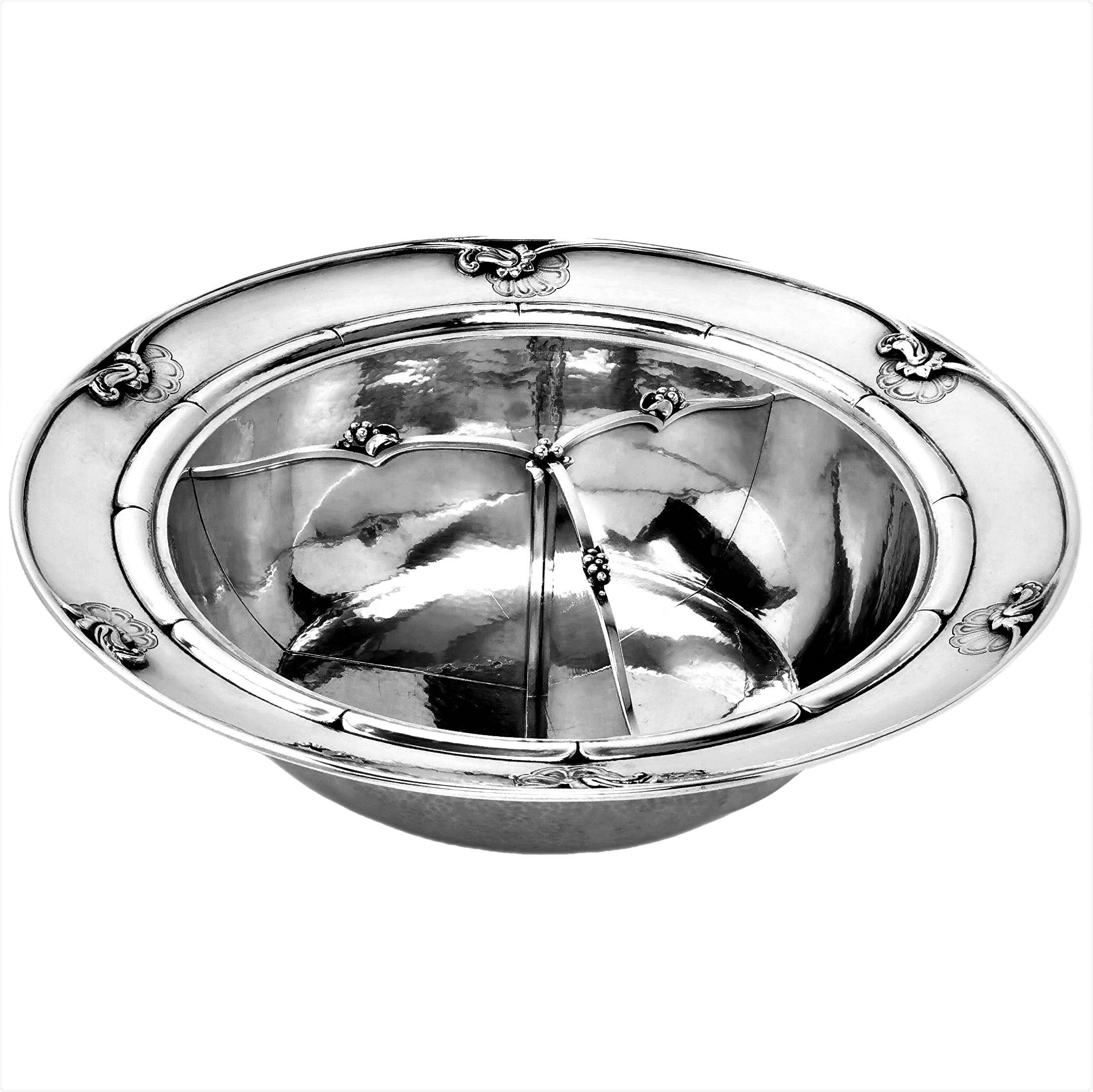 20th Century Georg Jensen Danish Sterling Silver Vegetable Tureen Dish & Cover 228H 1945-77 For Sale