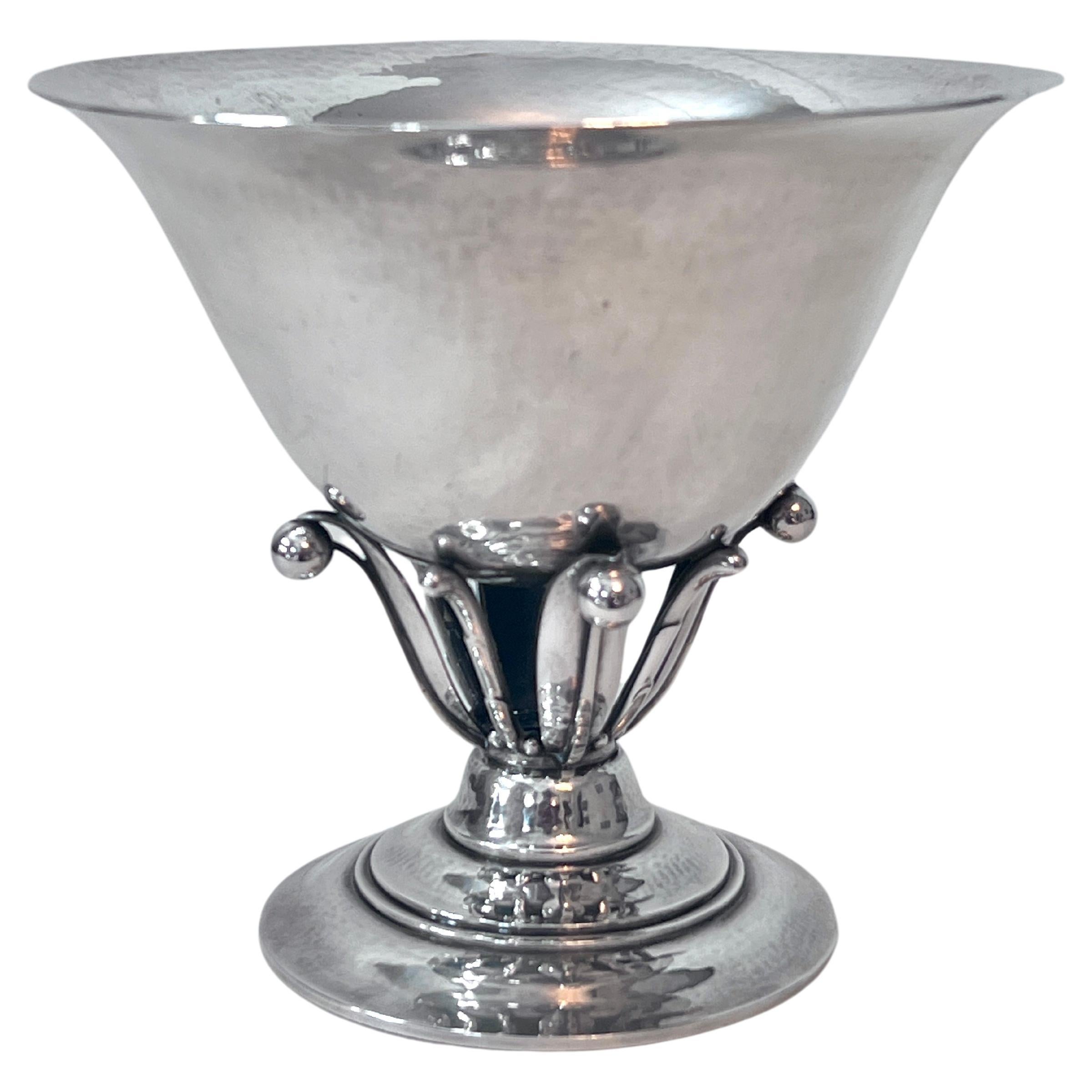 Georg Jensen Tazón danés de siver de plata de ley 17 B Diseñado por  Johan Rohde