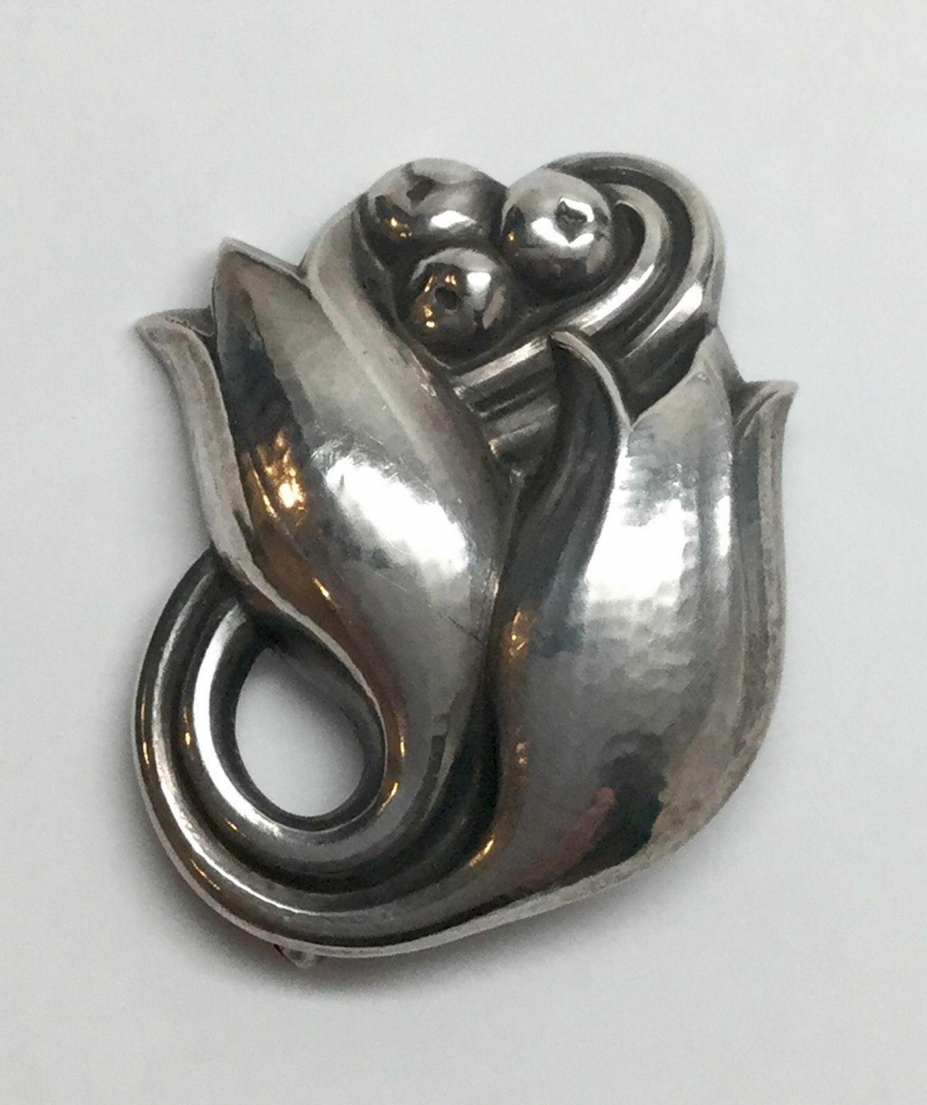 Georg Jensen Denmark Hammered Sterling Silver Double Tulip Pin 100 C In Good Condition In Washington Depot, CT
