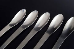 Georg Jensen, Denmark. Set of five dinner spoons in stainless steel. Late 20th C