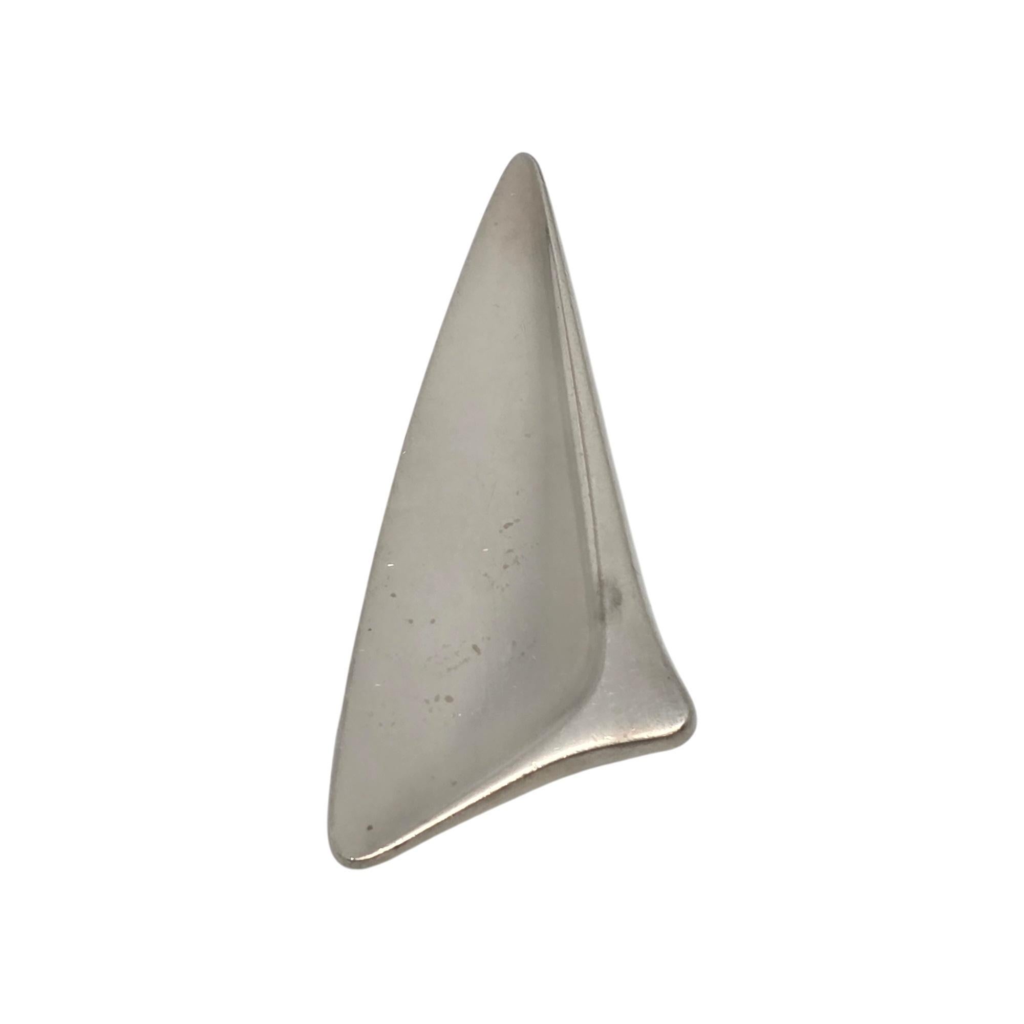 Georg Jensen Denmark Sterling Silver # 327 Modern Triangle Brooch/Pin #20823 In Good Condition For Sale In Washington Depot, CT