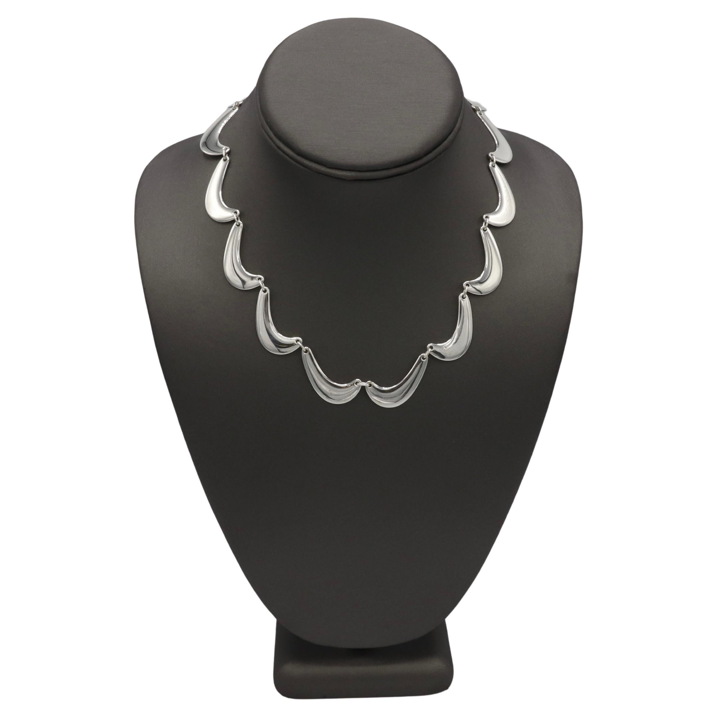 Georg Jensen  Denmark Sterling Silver Nanna Ditzel 276 Necklace Station Necklace 
Metal: Sterling silver 925 
Weight: 40.14 grams
Length: 16 inches
Signed: Georg Jensen Denmark 925 276
RND F35000076