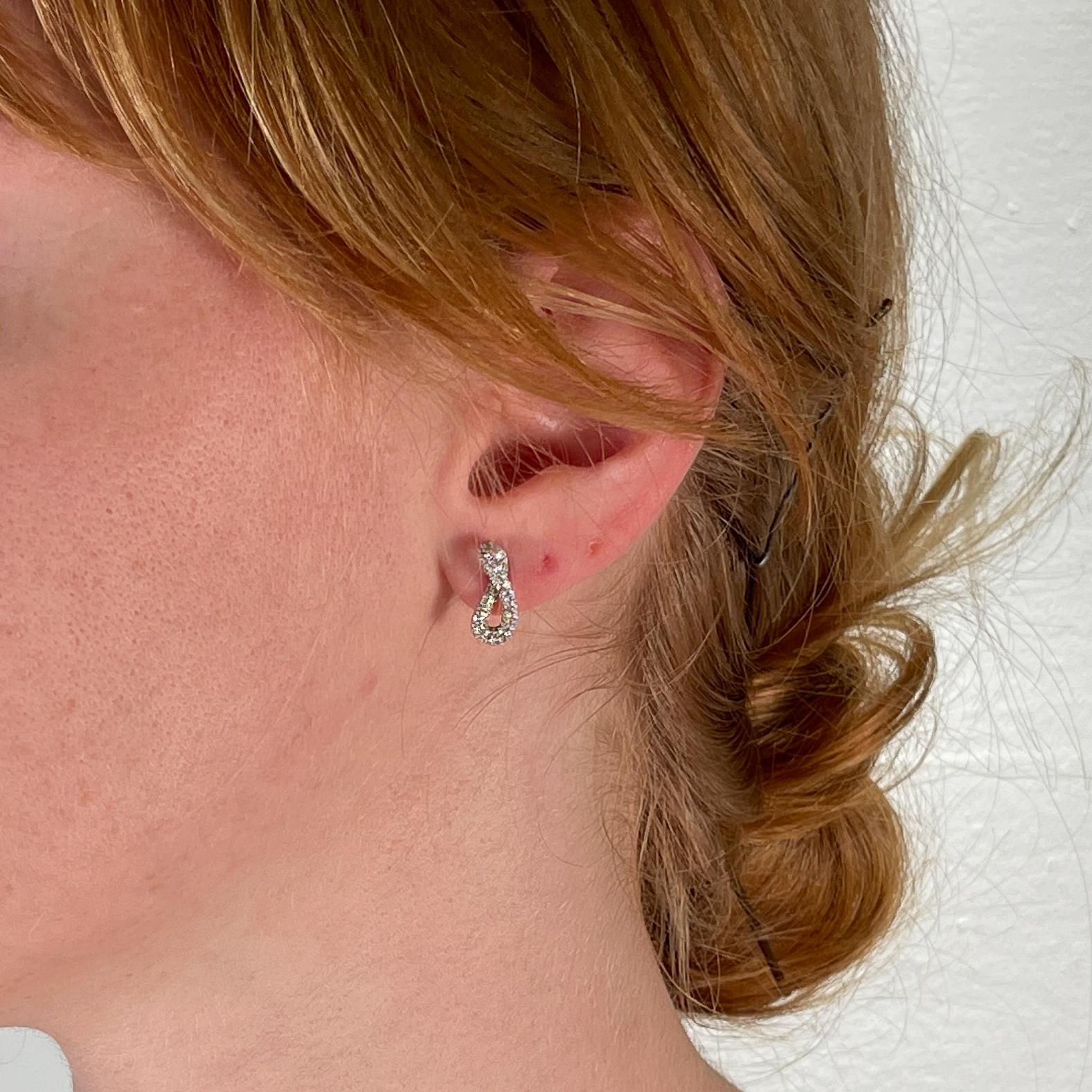 Georg Jensen Orecchini Infinity con diamanti e argento sterling in vendita 11