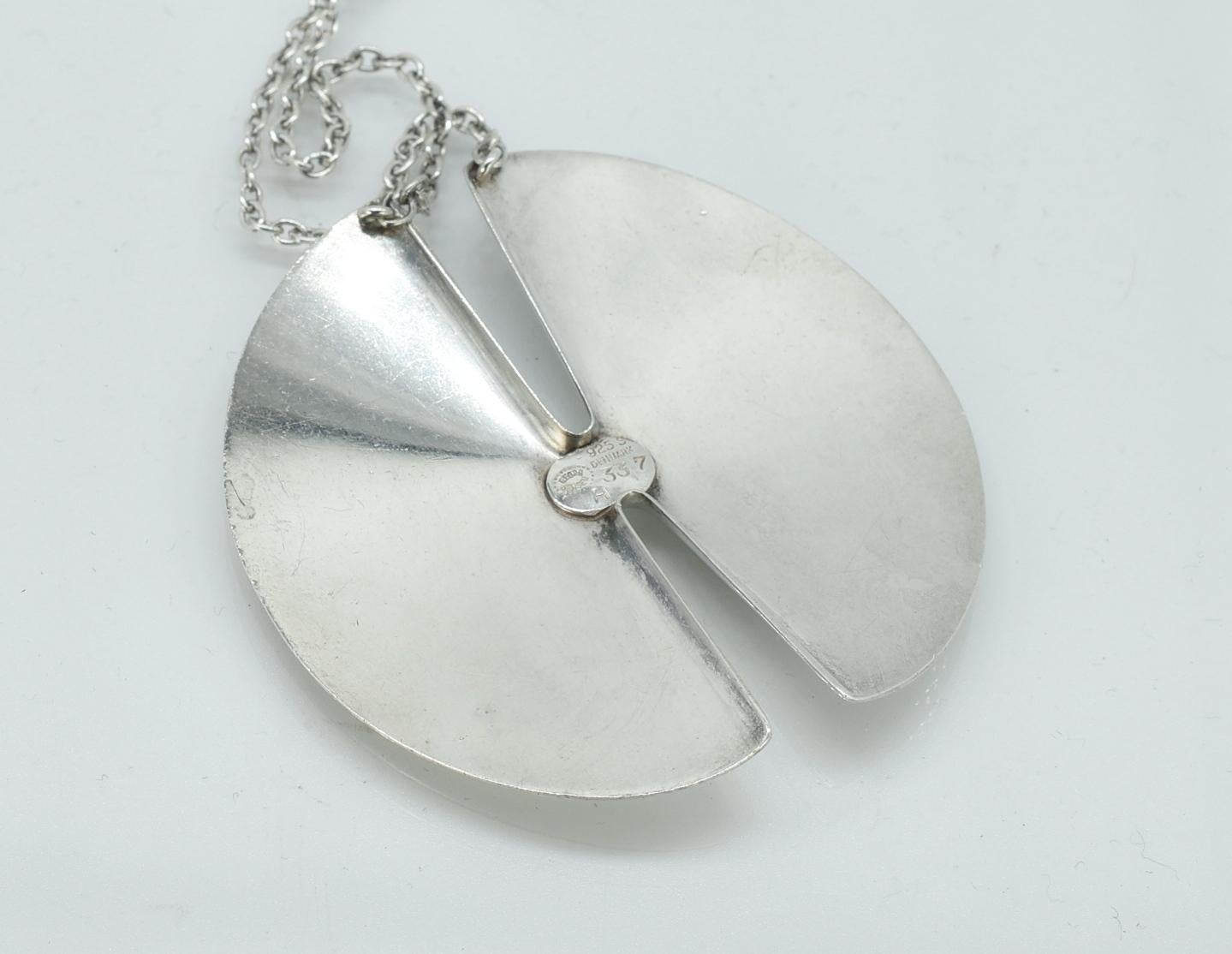 Mid-Century Modern Georg Jensen, collier pendentif disque en argent sterling 337a de la designer Nanna Ditzel en vente