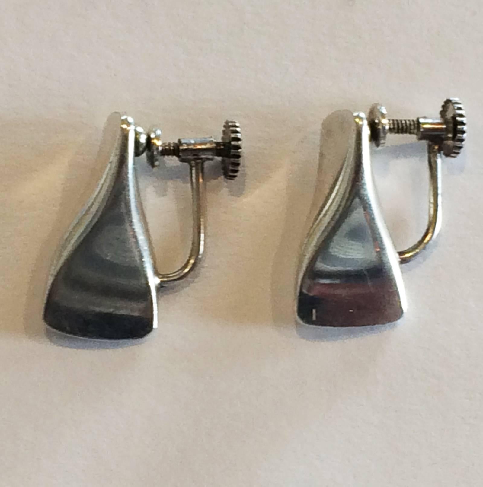 Georg Jensen Earrings Design no. 116B Screw fitting In Excellent Condition For Sale In Daylesford, Victoria