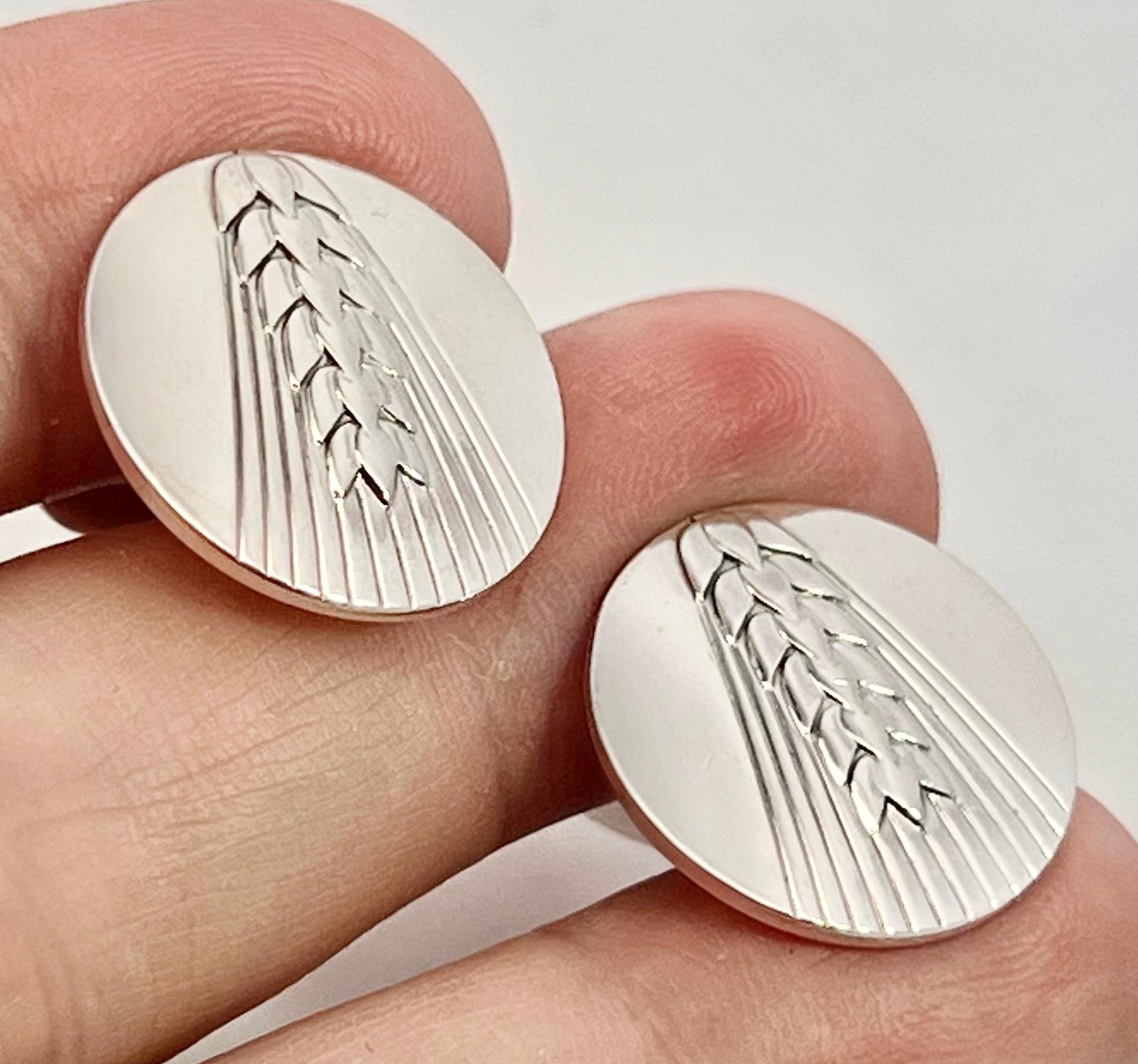 Authentic Georg Jensen Estate Cufflinks Sterling Silver 18 Grams GJ39


These Georg Jensen sterling silver cufflinks are a refined statement of modern design and craftsmanship.

Featuring a sleek pattern, they embody the clean, minimalist aesthetic