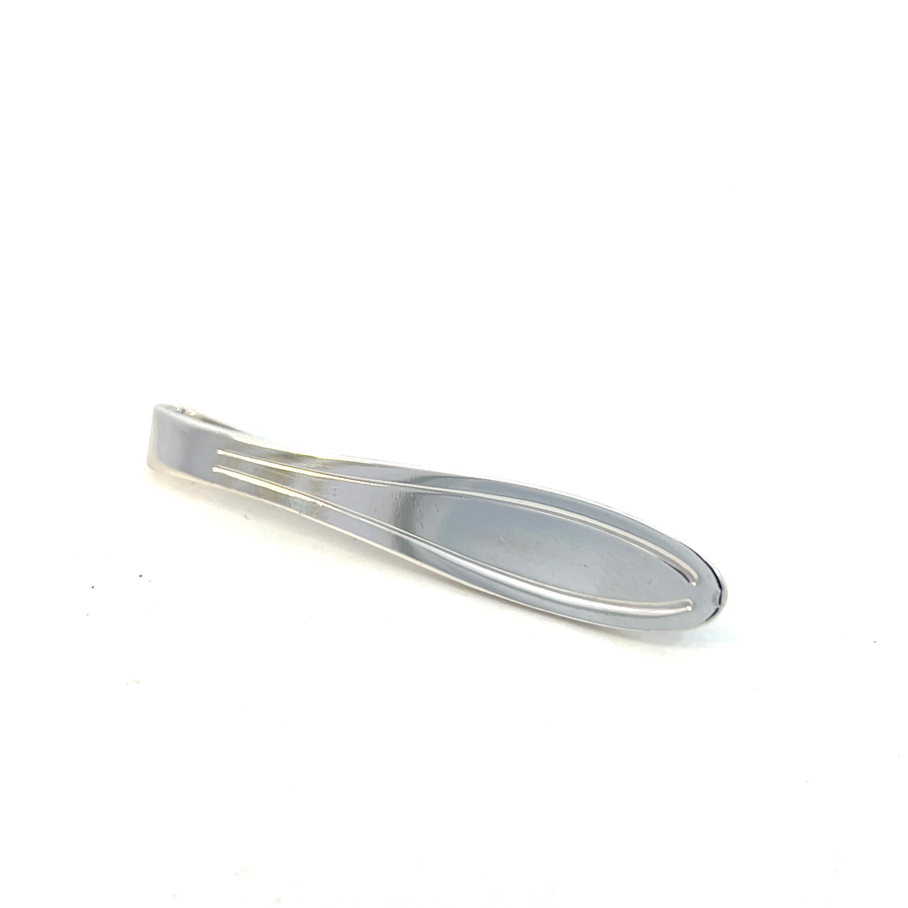 Authentic Georg Jensen Estate Money Clip Tie Pin Silver GJ35

This elegant Authentic Georg Jensen Men's Money Clip Tie pin is made of sterling silver and has a weight of 10 grams.

TRUSTED SELLER SINCE 2002

PLEASE SEE OUR HUNDREDS OF POSITIVE