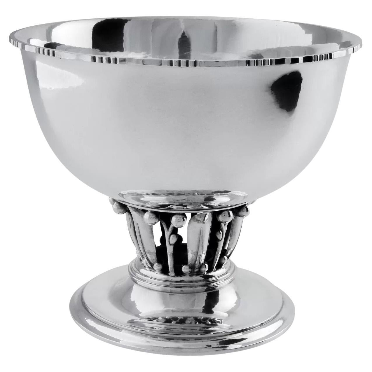 Georg Jensen Cuenco "Louvre" extragrande de plata de ley de 19C