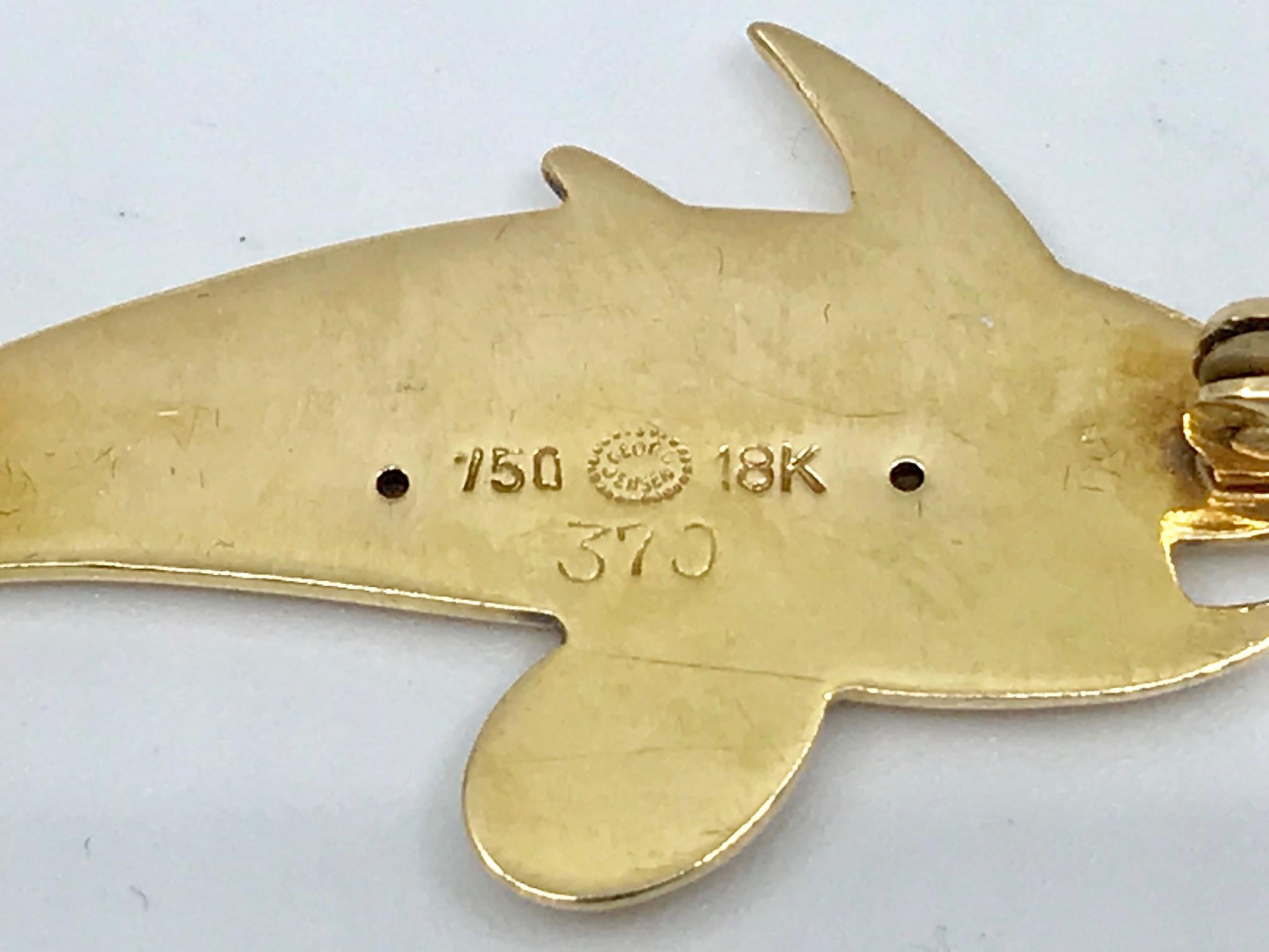 Georg Jensen Gold Dolphin Brooch #370 by Arno Malinowski In Good Condition For Sale In Hellerup, DK