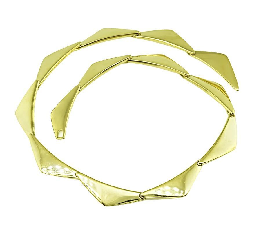 Dies ist eine fabelhafte 18k Gelbgold Halskette von Georg Jensen. Die Kette misst 15 1/2 Zoll in der Länge und 10 mm in der Breite. Die Halskette ist mit Georg Jensen 750 gestempelt und wiegt 54,5 Gramm.