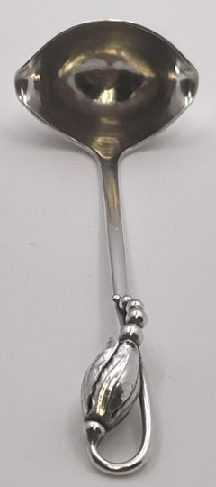 Georg Jensen Louche à crème en argent sterling martelé à motif de fleurs