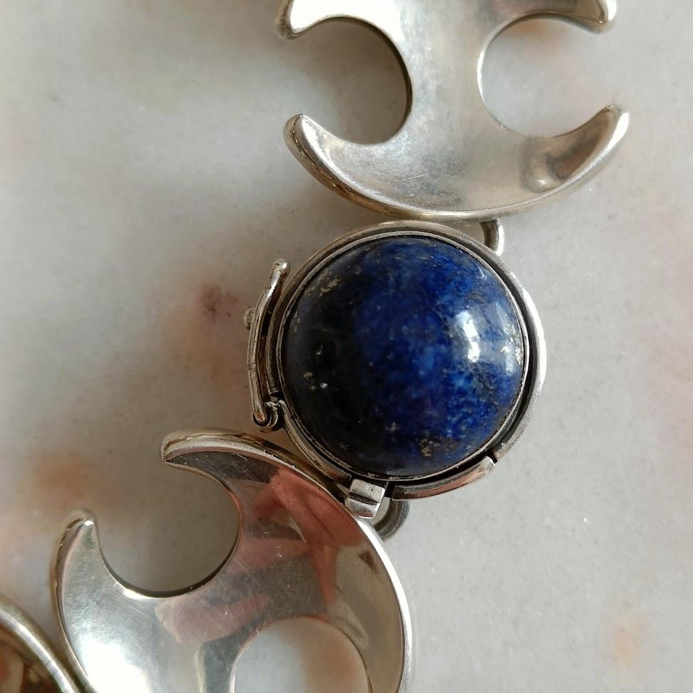 Georg Jensen Henning Koppel Silver Necklace 130B with Lapis Lazuli Cabochon In Good Condition For Sale In Magenta, IT