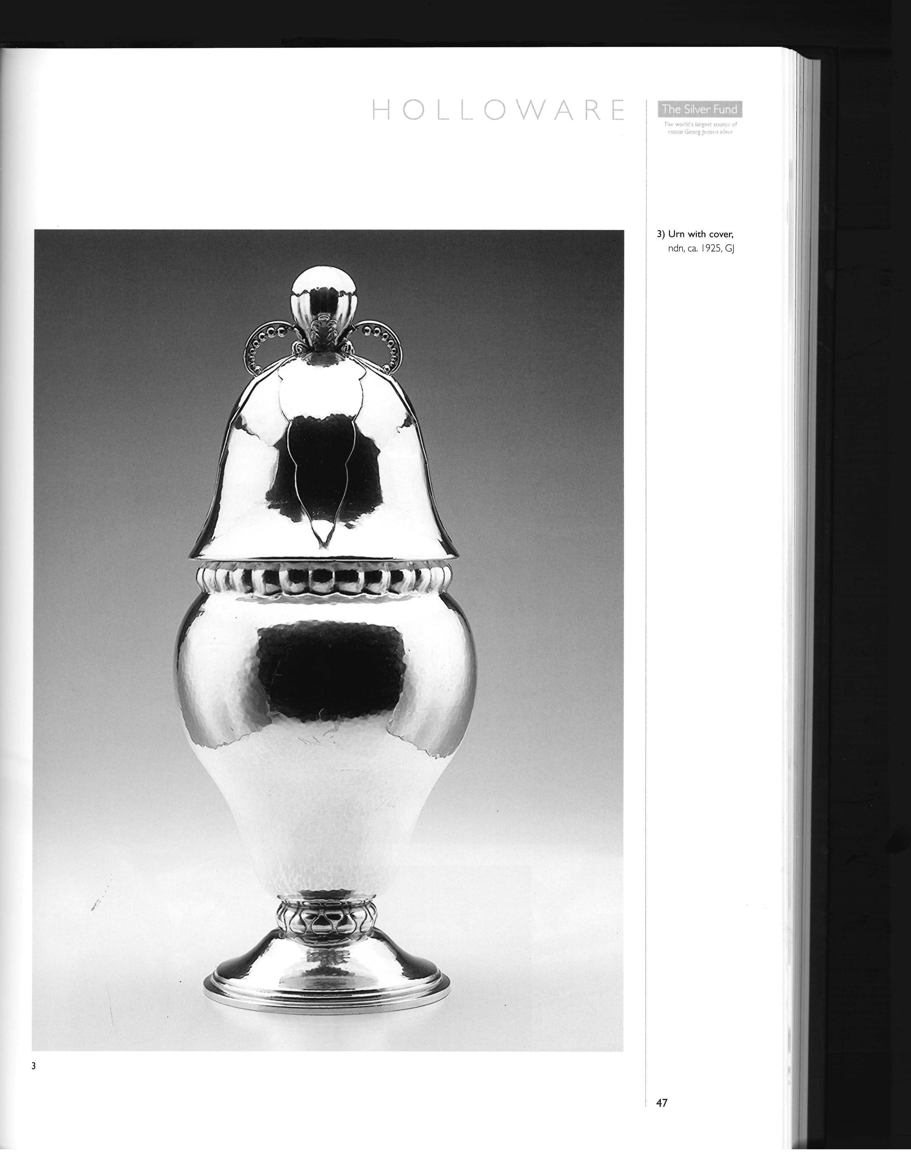 20ième siècle Georg Jensen : The Silver Fund Collection Book) en vente