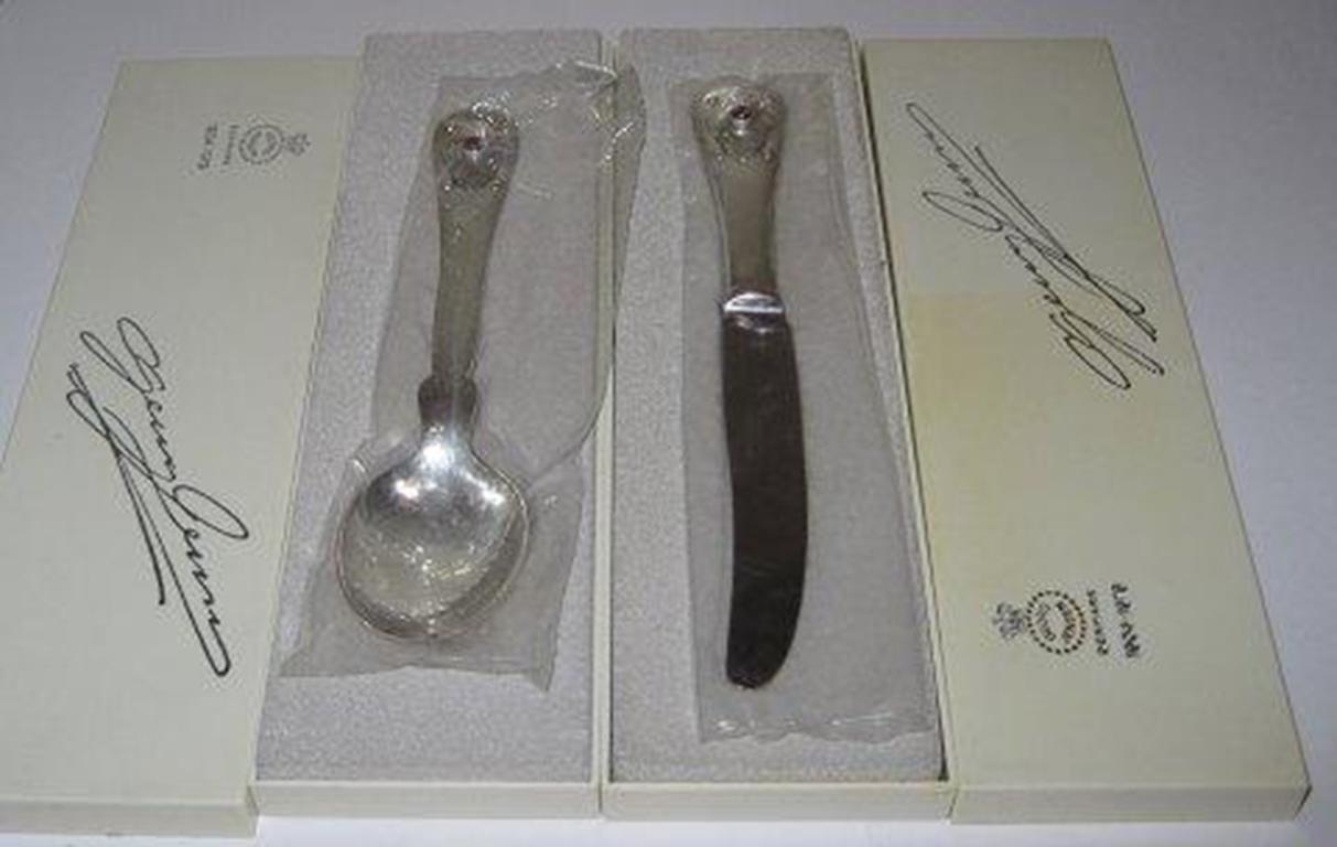 Georg Jensen Jubilee Child Flatware Knife in Sterling Silver with stone.

In stock: 1 x Knife in box 800dkr. Brand new in bag and box.