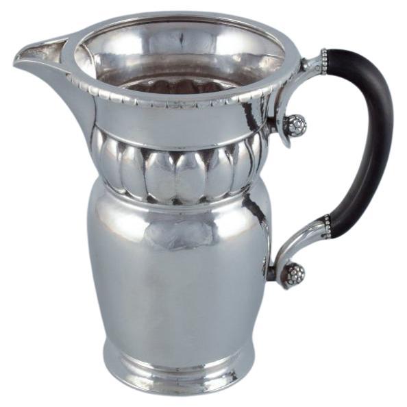 Georg Jensen, grande brocca Art Nouveau in argento sterling. Modello precoce e raro in vendita