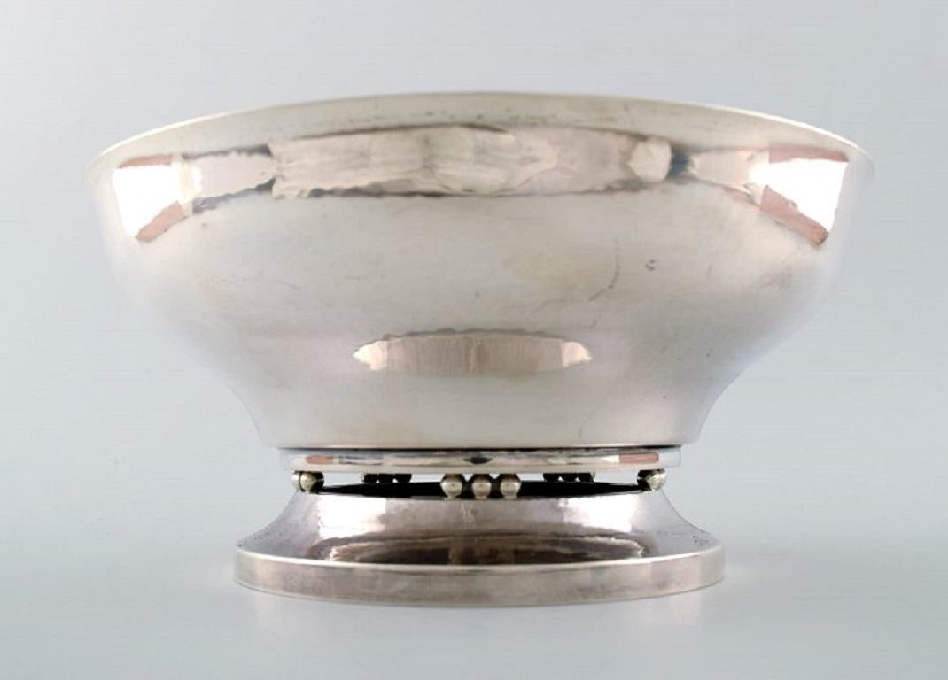 Georg Jensen, large beaded compote.
Sterling silver bowl with pierced edge. 
Produced by Georg Jensen, circa 1915-1927. 
Design 414 c.
Measures: diameter 22 cm, height 10.7 cm.
In very good condition.
Stamped.