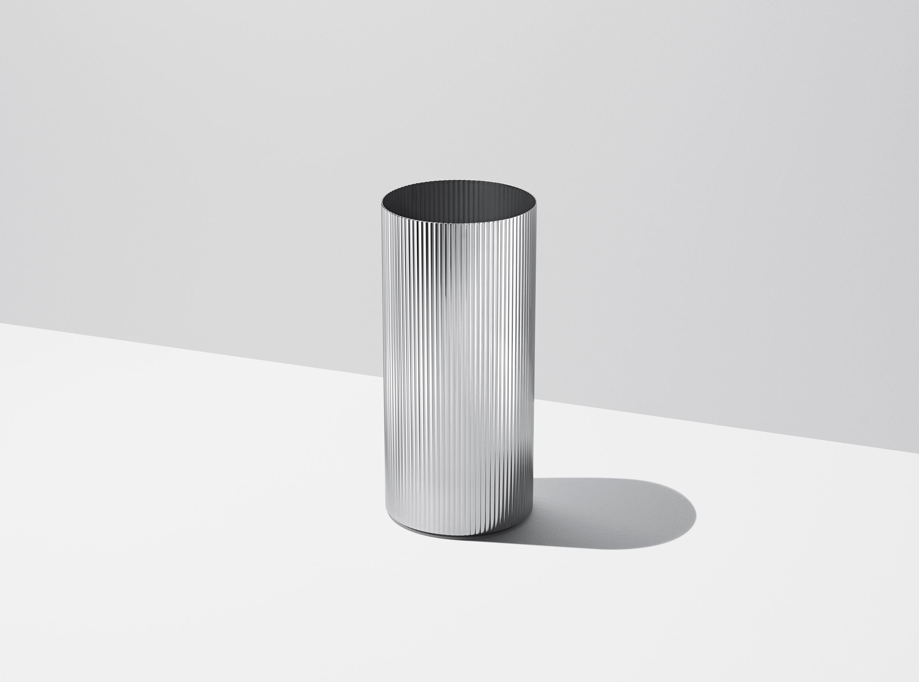 The elegantly riffled lines from the Functionalist period are applied with perfect ease on this timeless Scandinavian design vase. The result is Classic Georg Jensen: striking, modern and instantly recognisable. The Bernadotte vase is inspired by