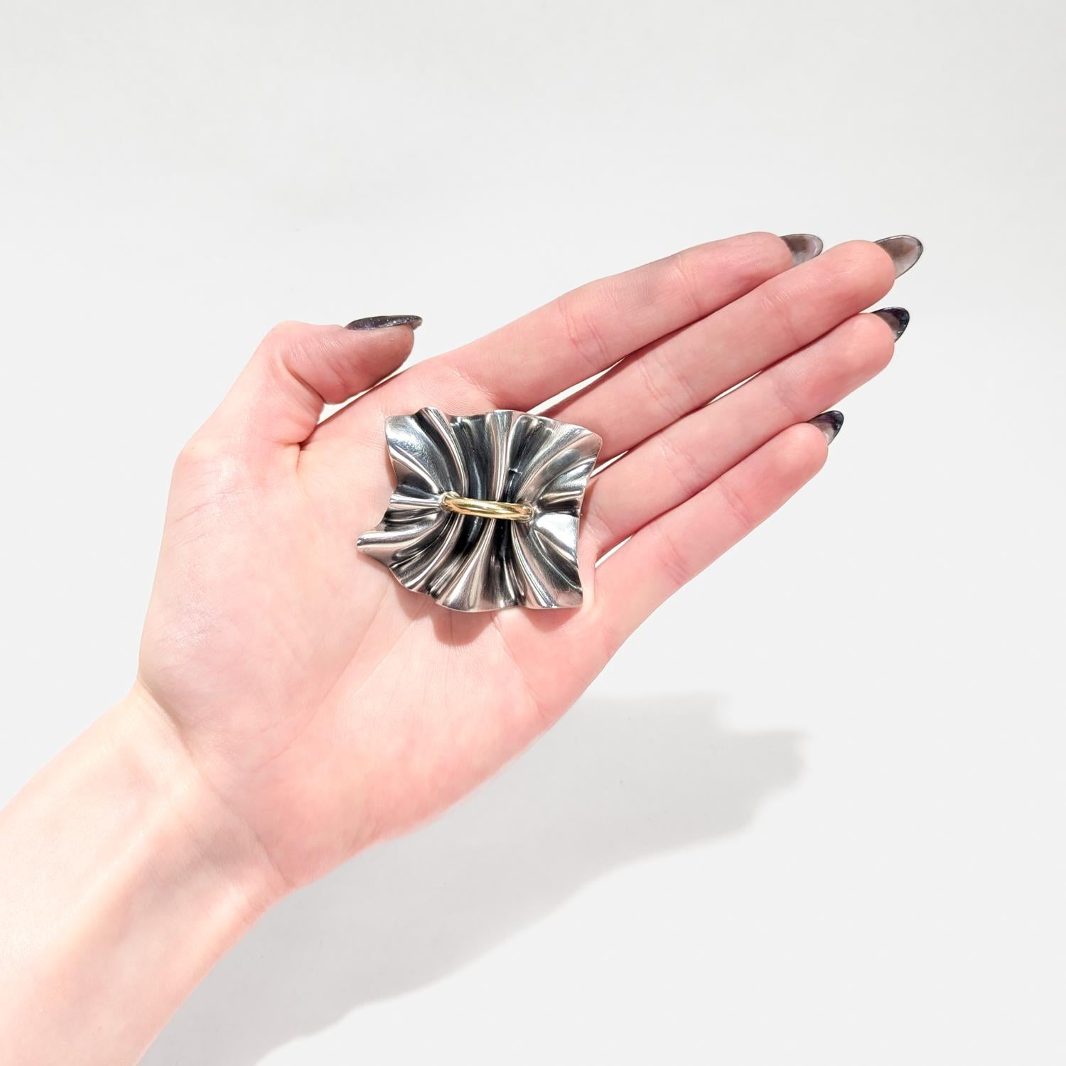 Georg Jensen Lene Munthe Sterling Silver & 18K Yellow Gold 399 Brooch In Good Condition For Sale In Philadelphia, PA