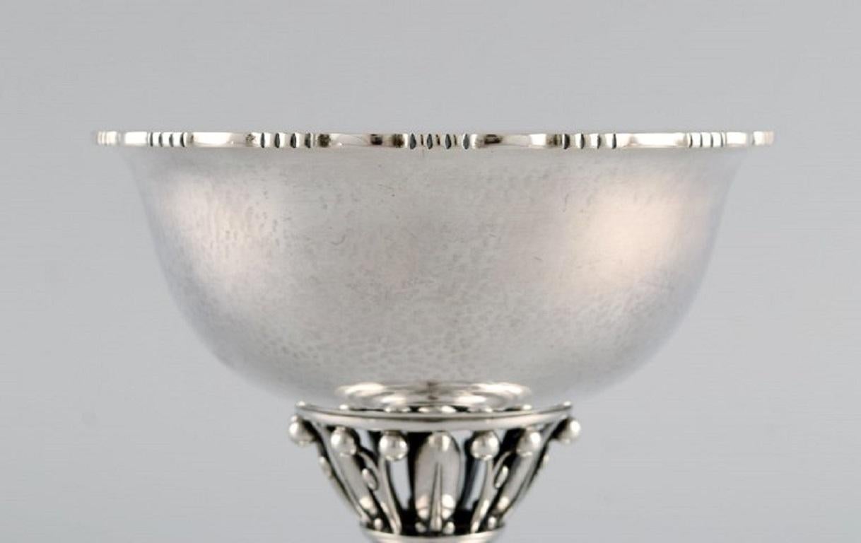 Argent sterling Bol / compote « Louvre » de Georg Jensen en argent sterling. Style Art nouveau. en vente