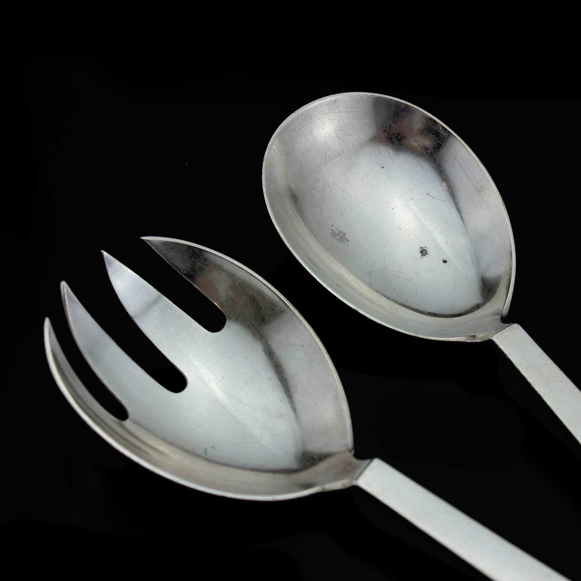 Georg Jensen Ltd. 925 Silver Late Art Deco Pyramid Pattern Salad Servers In Good Condition For Sale In Braintree, GB