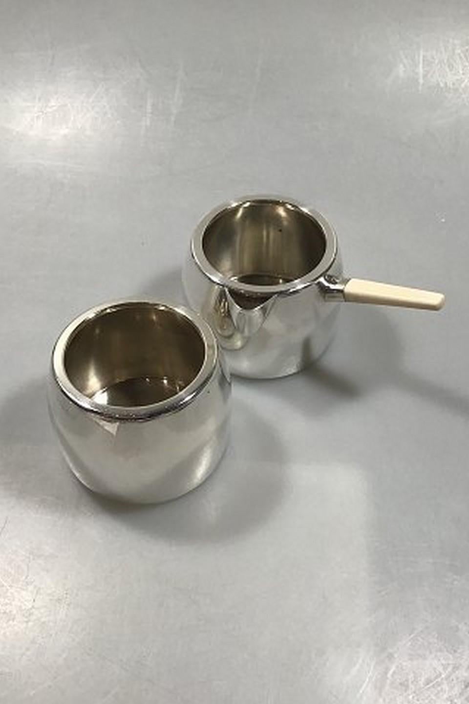 Mid-Century Modern Georg Jensen Magnus Stephensen Sterling Silver Creamer and Sugar Bowl No 1022 For Sale