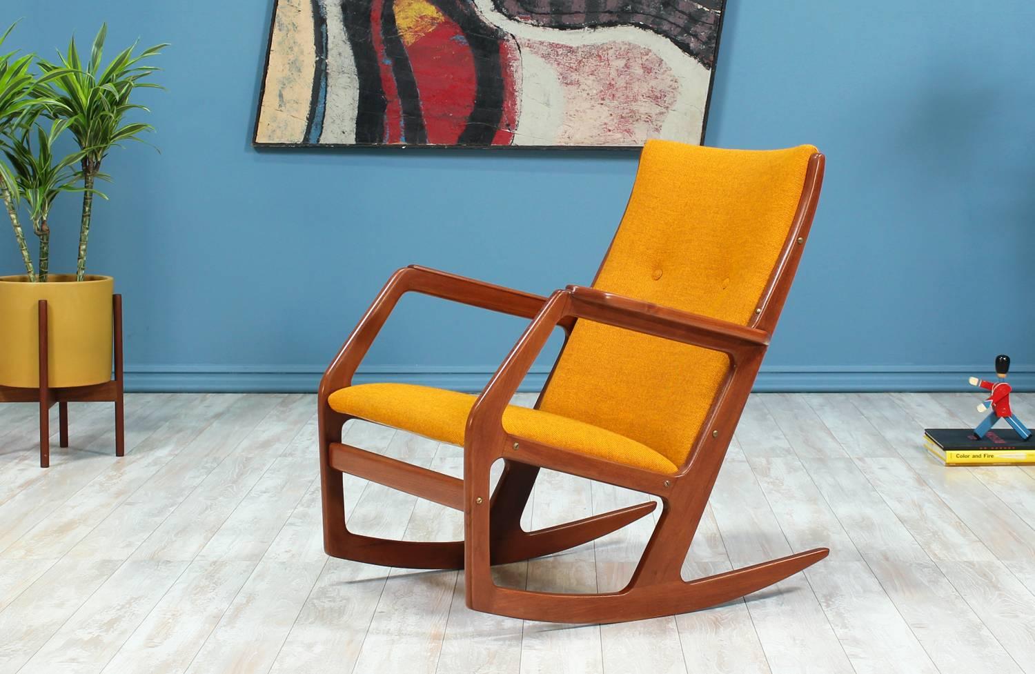 Mid-Century Modern Georg Jensen Model-100 Rocking Chair for Kubus Møbler
