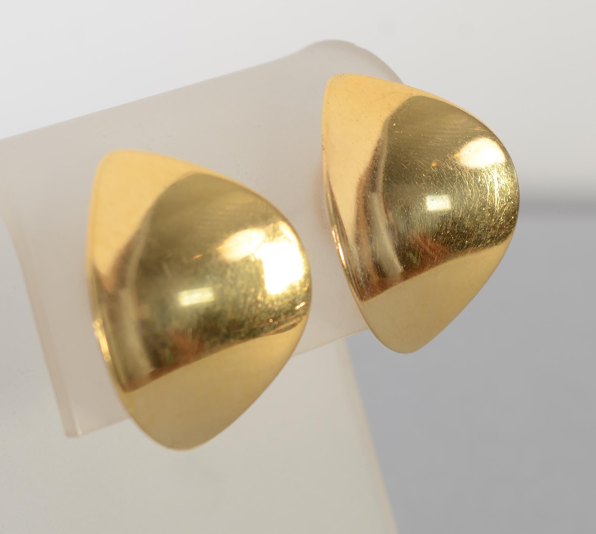 Georg Jensen 18 karat gold Modernist earrings in an undulating shape. The earrings were designed by Nana Ditzel. 
They measure 1 1/4