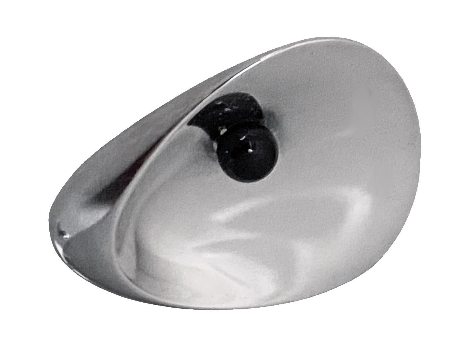 Georg Jensen Nanna Ditzel Sterling Hematite Brooch, design no 328, Nana and Jorgen Ditzel C.1960. The brooch in the form of an oyster with pearl. Measures: 2 1/8 x 1 5/8 inches. Total Item Weight: 24.11 grams. Full Georg Jensen and NJ marks to