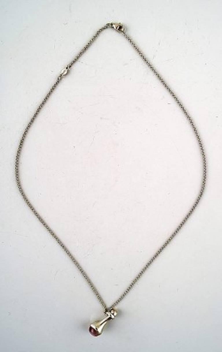 Georg Jensen: Necklace, model Droplet, 925 sterling silver, with cabochon rose quartz.
Dessin no. 453.
Length. about 45 cm.
In perfect condition..