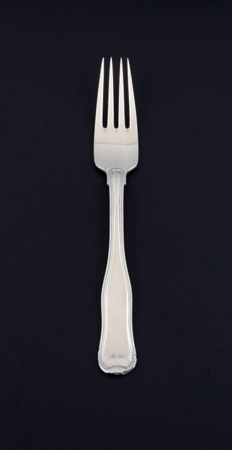 Georg Jensen Old Danish dinner fork in sterling silver.
Marked with post-1945 mark and English import marks.
In good condition with dents and wear (see photo).
Dimensions: L 18.0 cm.







