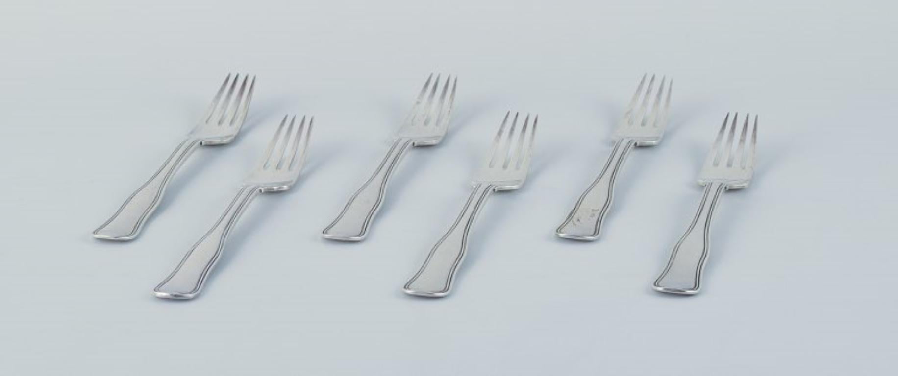 Georg Jensen Old Danish, a set of six lunch forks in sterling silver.
Stamped with post 1944 hallmark.
In excellent condition.
Dimensions: 16.8 cm.