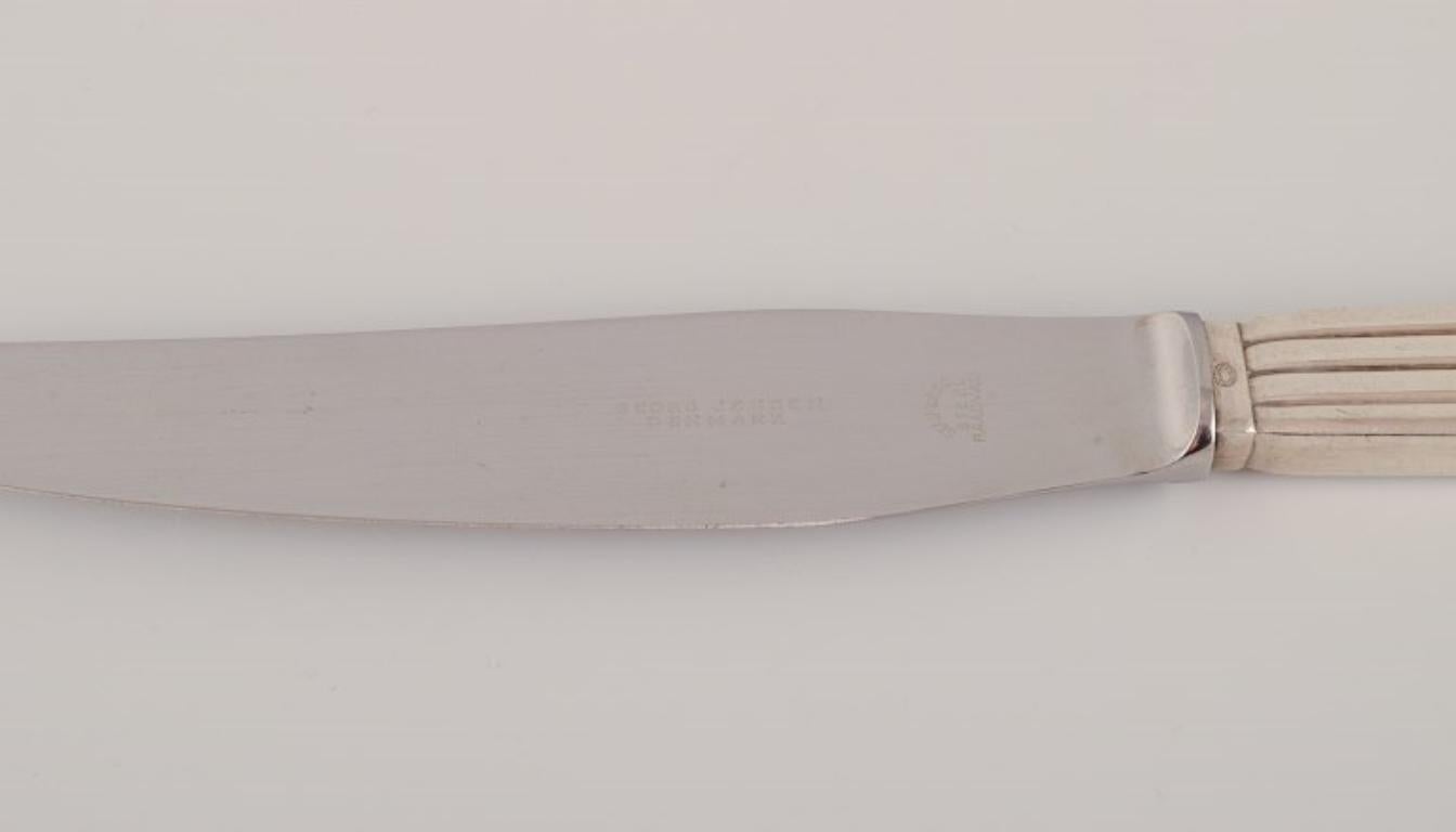 Georg Jensen. Pair of Bernadotte short-handled dinner knives. In Excellent Condition For Sale In Copenhagen, DK