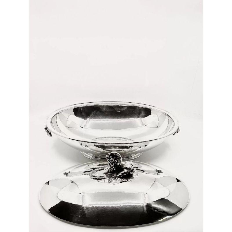 Georg Jensen Pair of Large Sterling Silver Lidded Tureens 408A In Excellent Condition For Sale In Hellerup, DK