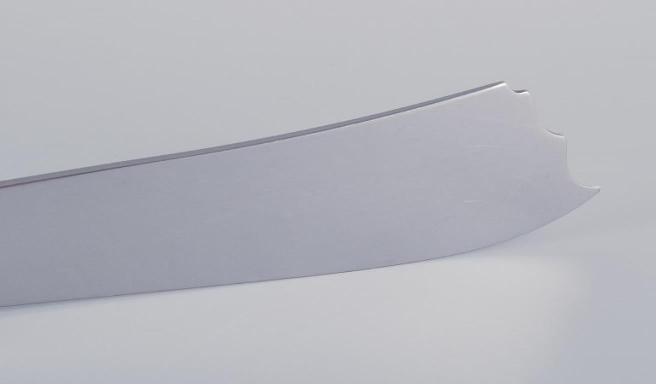 Georg Jensen Pyramid. Cake knife in sterling silver with a stainless steel blade In Excellent Condition For Sale In Copenhagen, DK