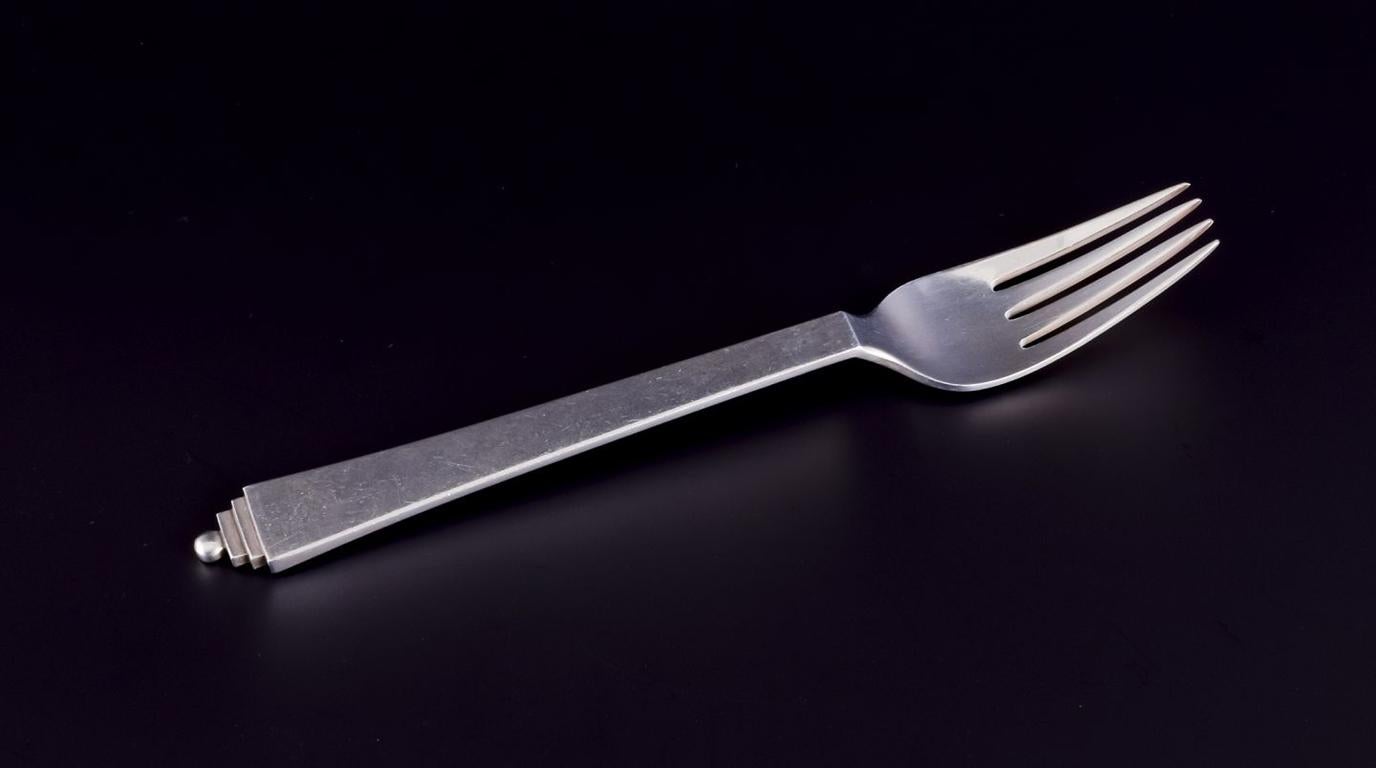 Piramide di Georg Jensen. Servizio di pranzo completo per quattro persone. In condizioni ottime in vendita a Copenhagen, DK
