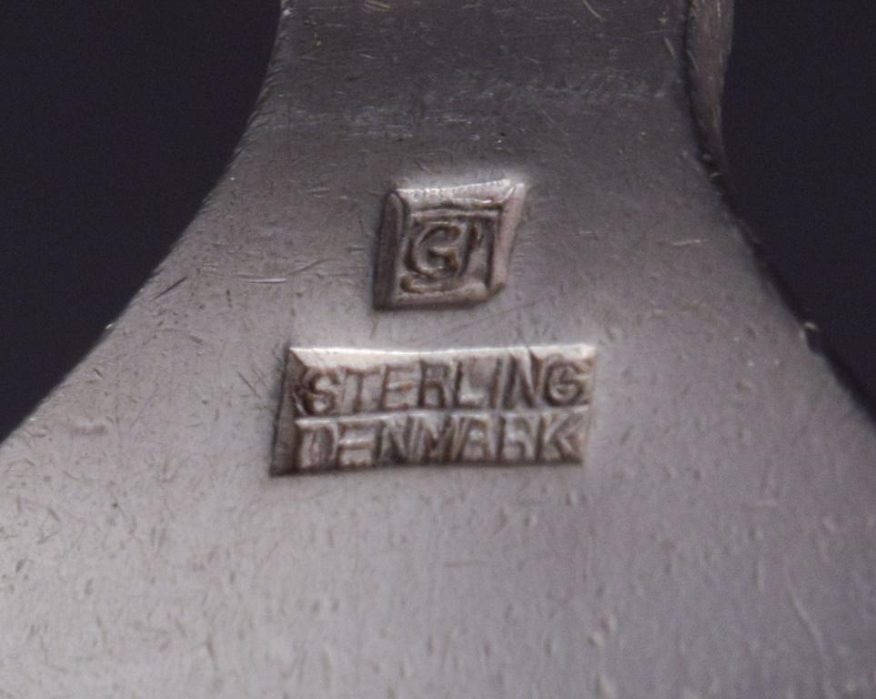 XX secolo Piramide di Georg Jensen. Servizio completo per sei persone in argento sterling. in vendita
