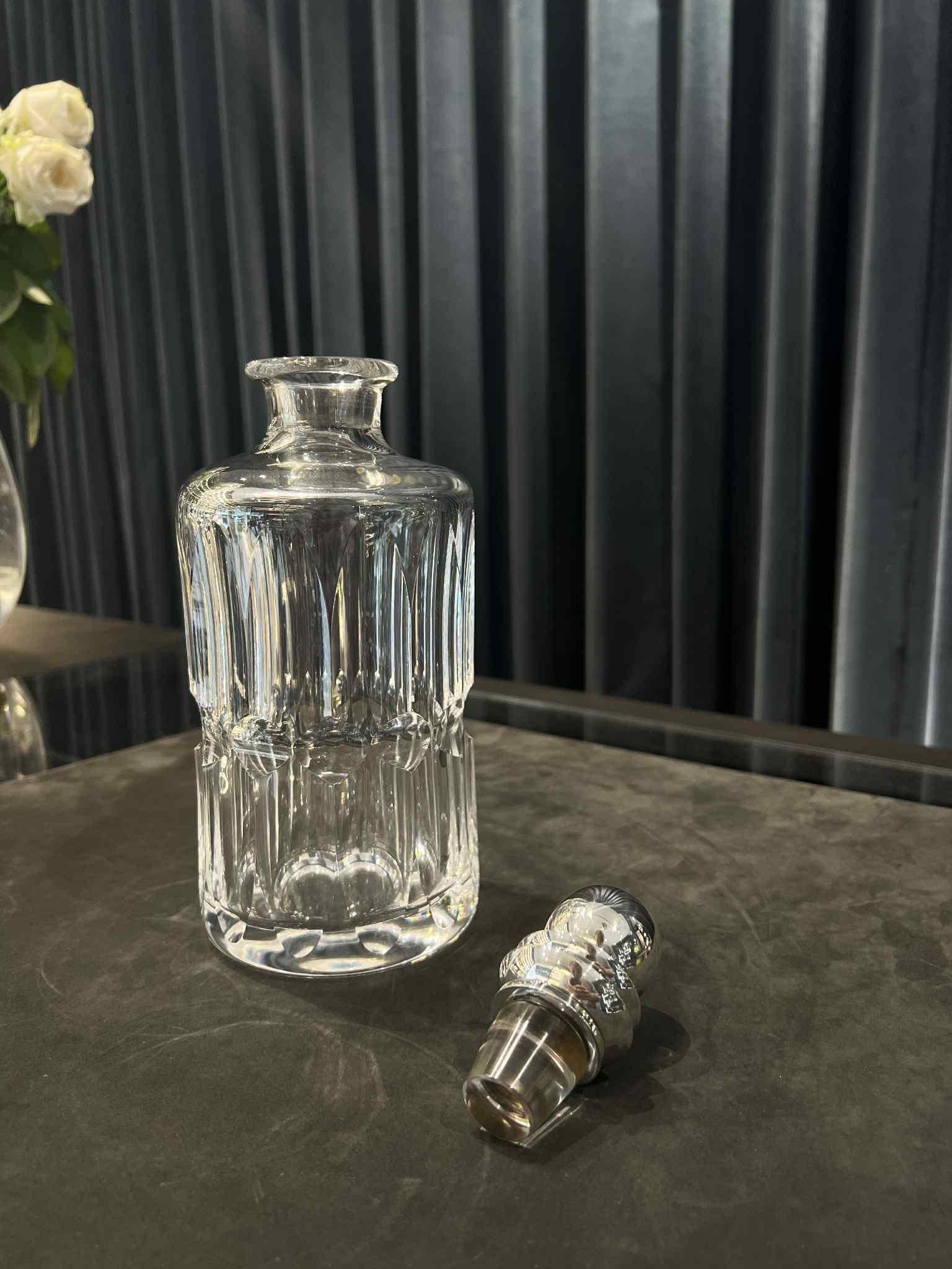 Georg Jensen Pyramiden-Kristallkaraffe mit Sterling-Silber-Stopfen (Dänisch) im Angebot