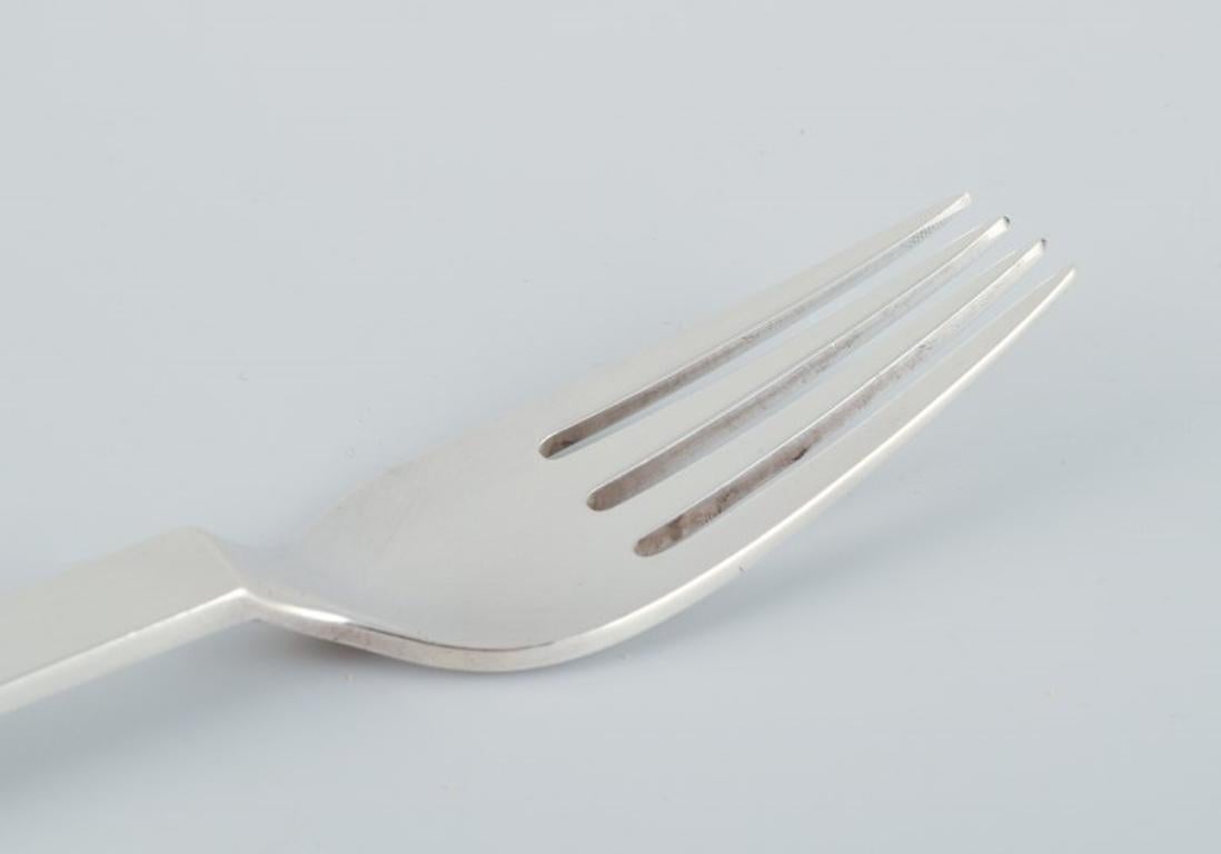 Georg Jensen Pyramid dinner fork in sterling silver.  In Excellent Condition For Sale In Copenhagen, DK
