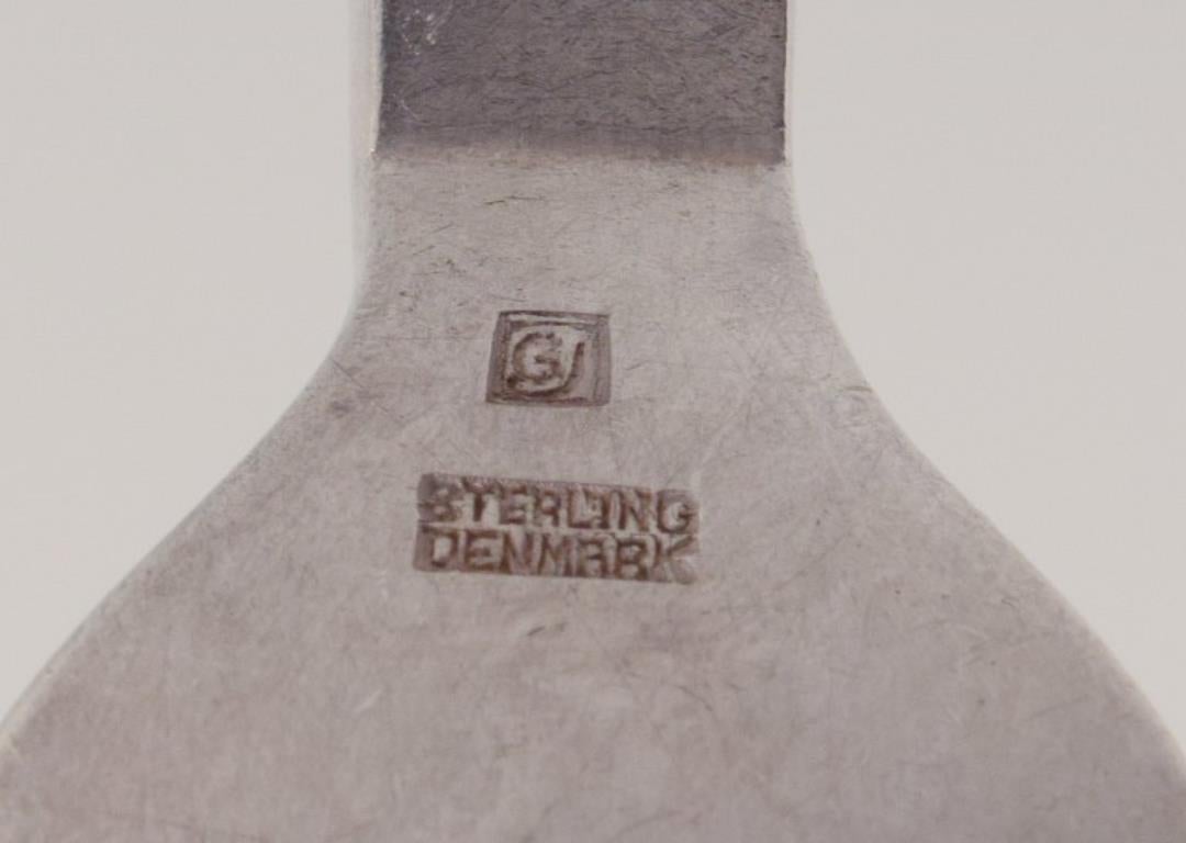 Argento 925 Piramide di Georg Jensen. Quattro forchette da pranzo in argento sterling. 1933-1944. in vendita