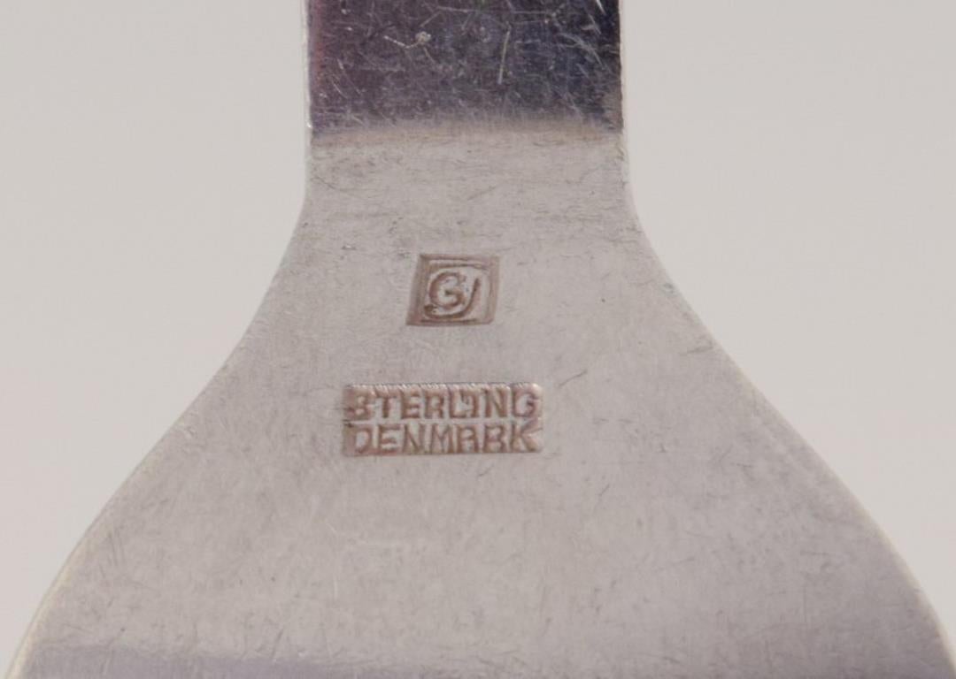 Piramide di Georg Jensen. Quattro forchette da pranzo in argento sterling. 1933-1944. in vendita 1