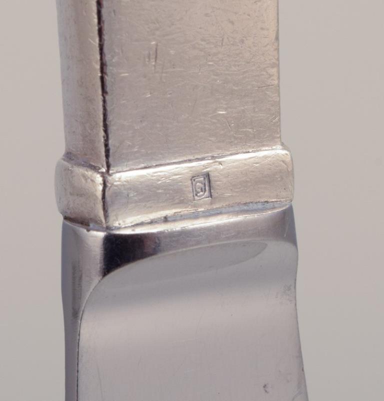 Georg Jensen Pyramide. Vier Essensmesser mit kurzem Griff. im Angebot 1
