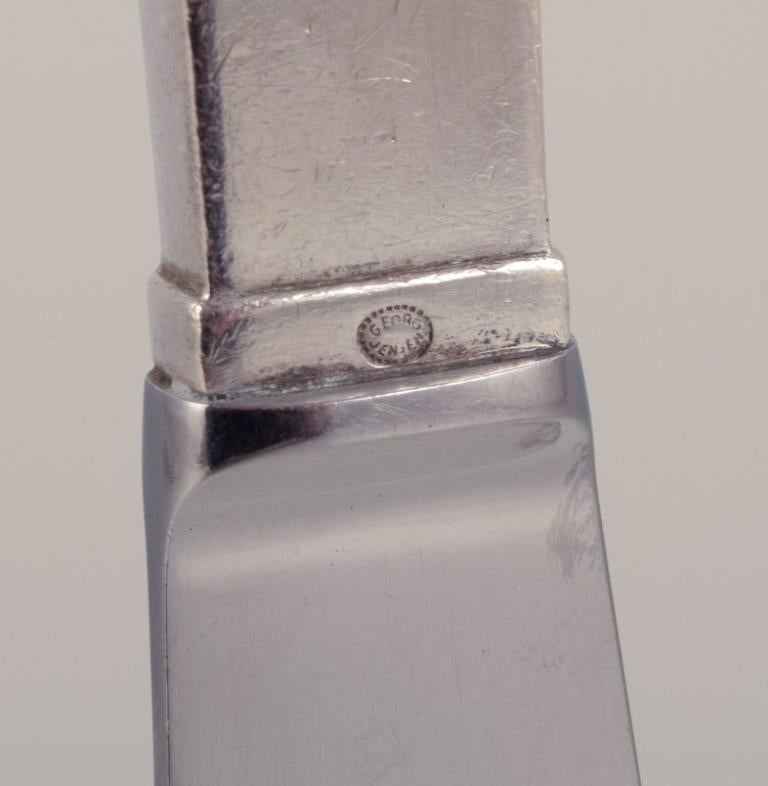 Georg Jensen Pyramide. Vier Essensmesser mit kurzem Griff. im Angebot 2