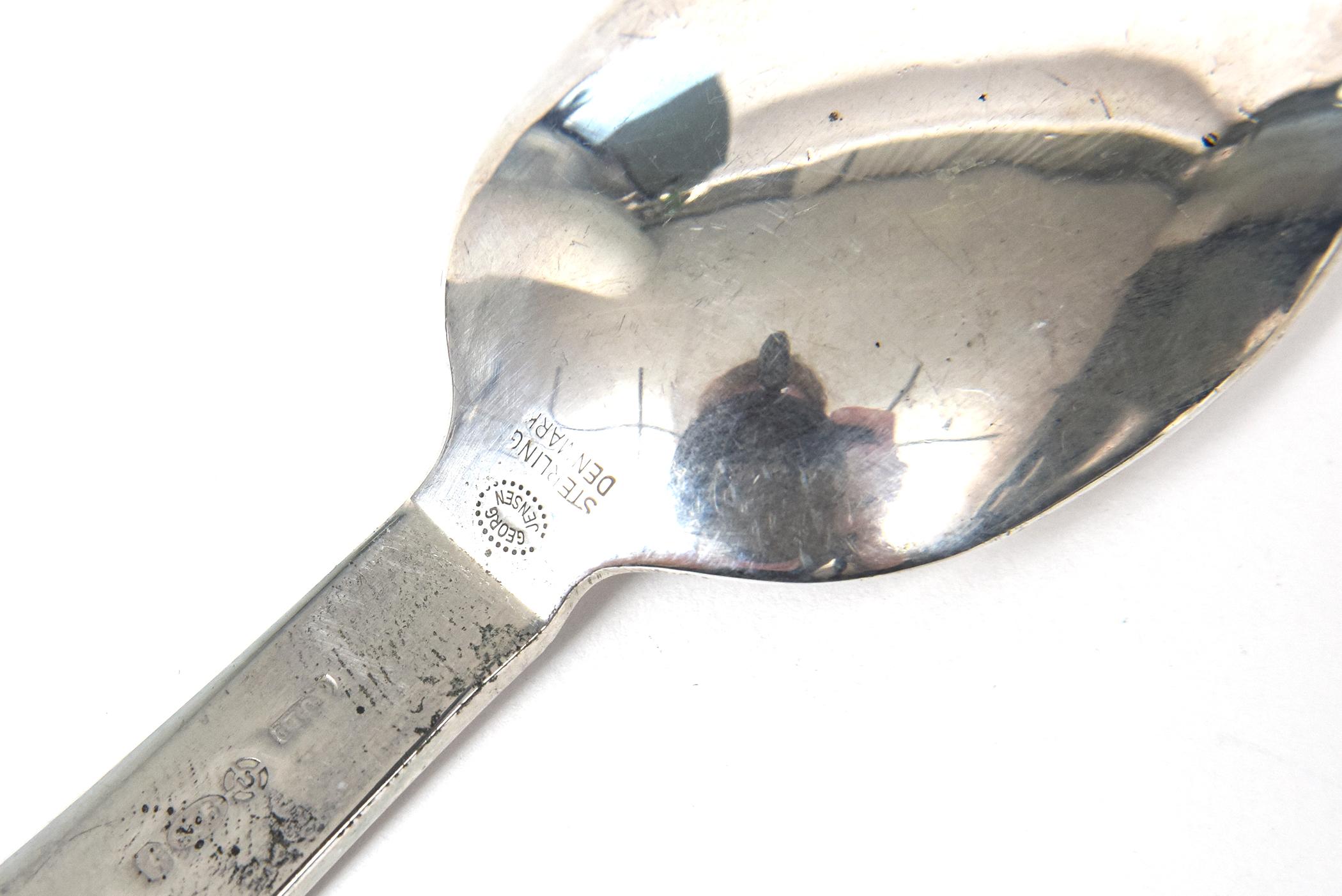 Georg Jensen Pyramid Pair of Baby Spoons In Good Condition For Sale In Miami Beach, FL